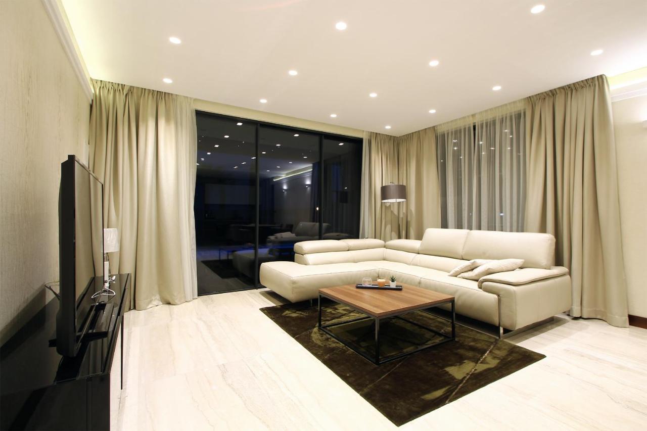 Front Fran Apartment *